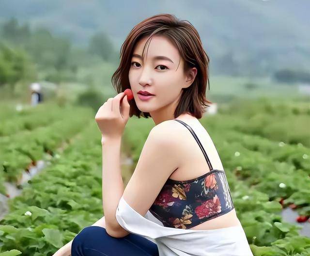 麻将胡了试玩平台-诈骗139亿、金条茅台垫桌腿王丽坤是怎么一步步迈入假豪门的？(图11)